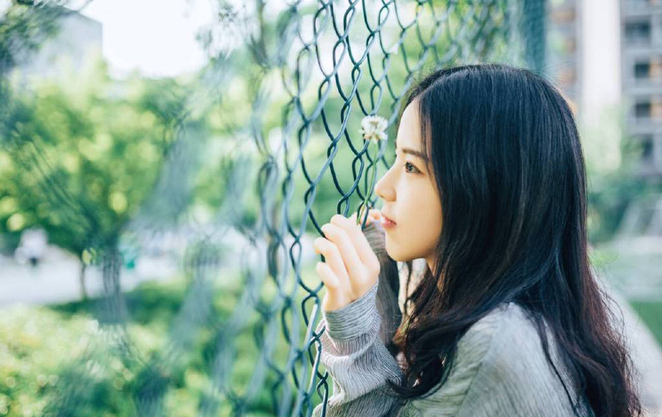 “笑话，公归公，私归私，怎能混为一谈？”刘璝面色难看的道。